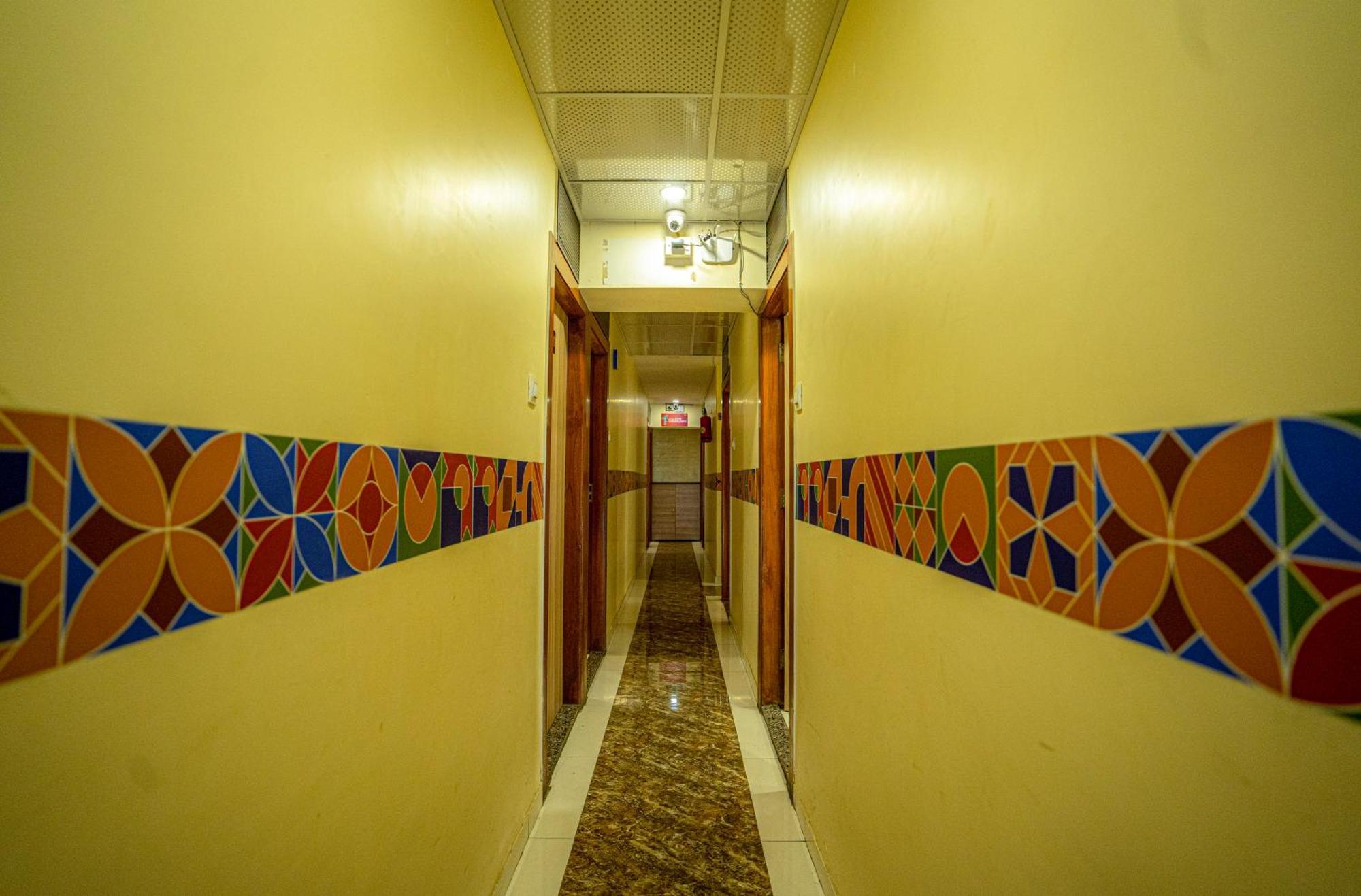 Hotel Hill Park Мумбай Екстериор снимка